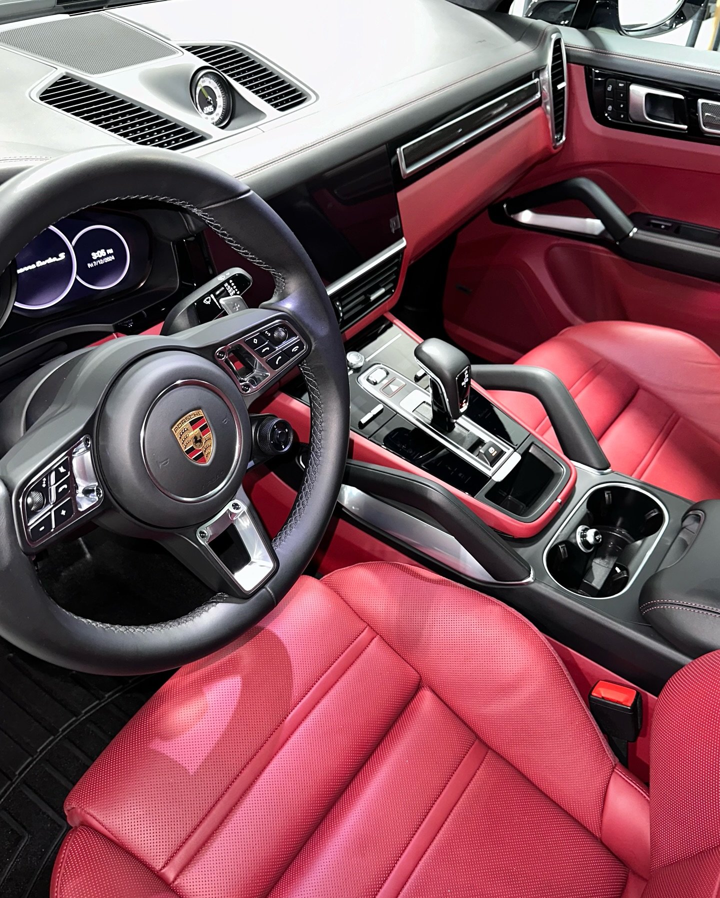 Cream Auto Care detailing
